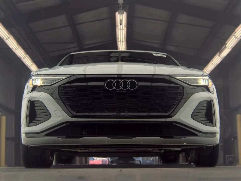 2024 Audi Q8 e-tron - Image 4 of 12