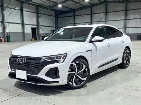 2024 Audi Q8 Sportback e-tron Premium Plus