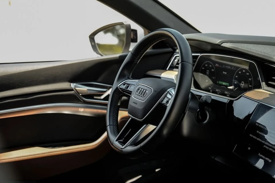 2024 Audi Q8 e-tron - Image 7 of 14
