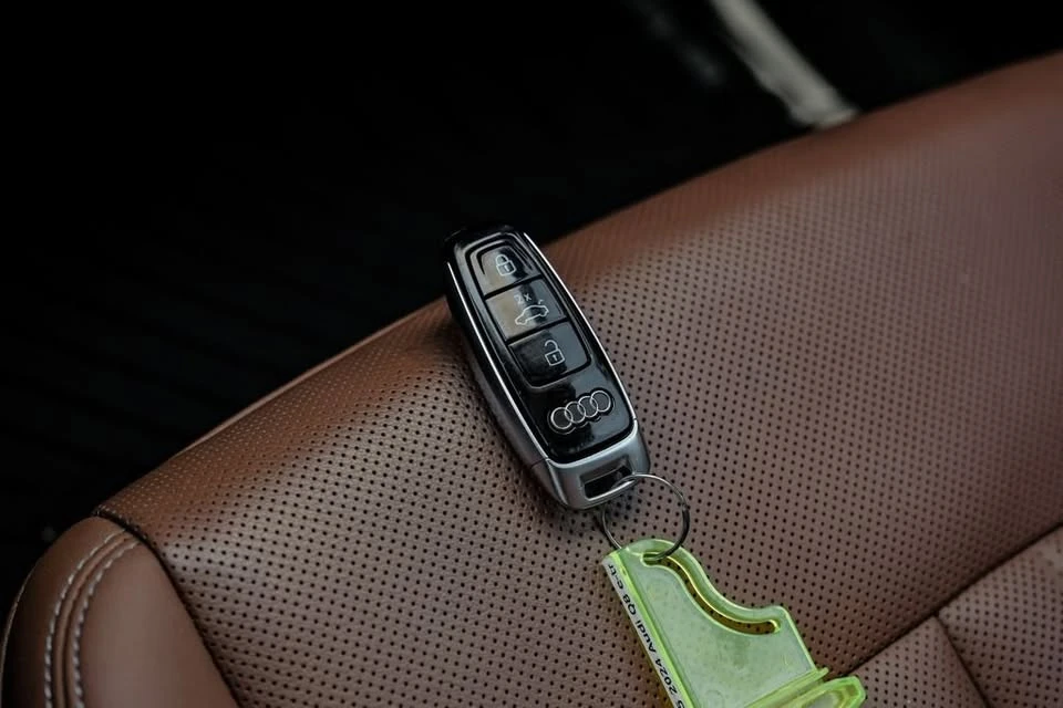2024 Audi Q8 e-tron - Image 14 of 14