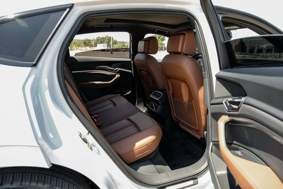 2024 Audi Q8 e-tron - Image 12 of 14