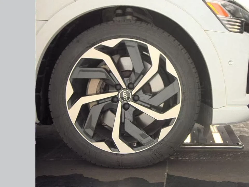 2024 Audi Q8 - Image 9 of 12