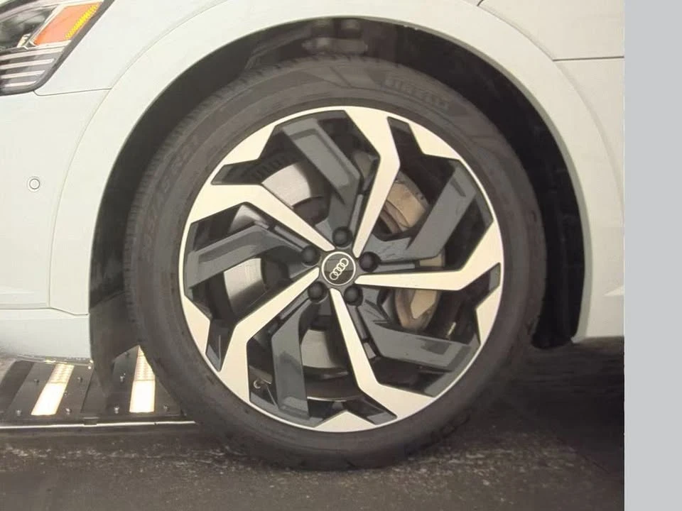 2024 Audi Q8 - Image 10 of 12