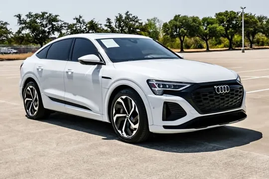 2024 Audi Q8 Sportback e-tron Premium Plus
