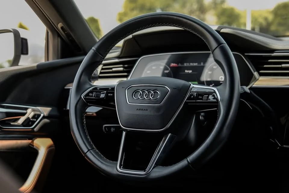 2024 Audi Q8 e-tron - Image 18 of 19