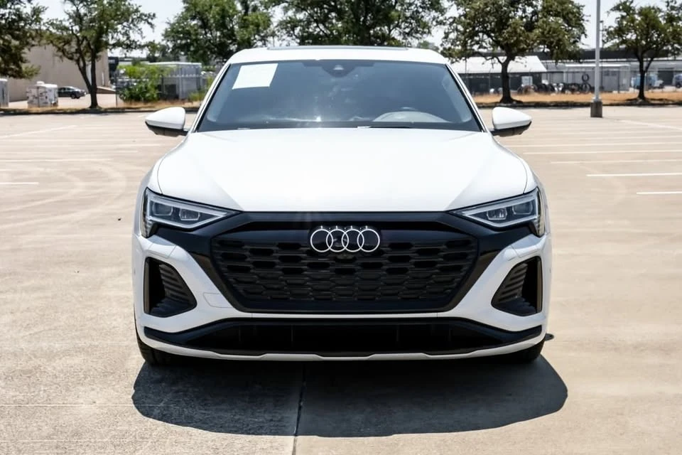 2024 Audi Q8 e-tron - Image 6 of 19