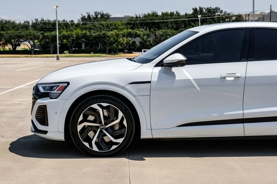 2024 Audi Q8 e-tron - Image 12 of 19
