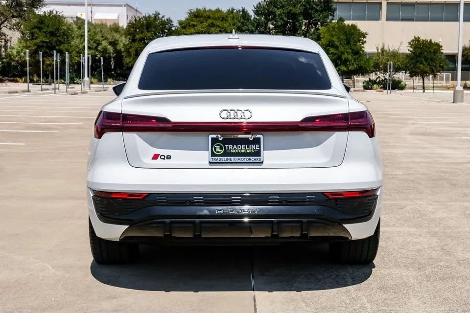 2024 Audi Q8 e-tron - Image 9 of 19