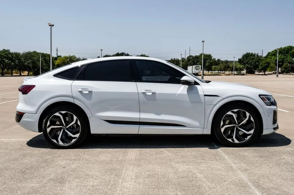 2024 Audi Q8 e-tron - Image 7 of 19