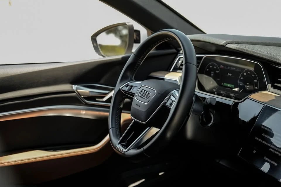 2024 Audi Q8 e-tron - Image 15 of 19
