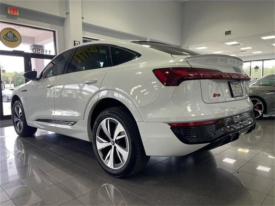2024 Audi Q8 - Image 3 of 31
