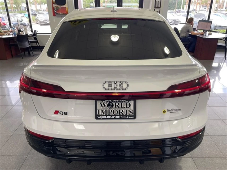2024 Audi Q8 - Image 4 of 31