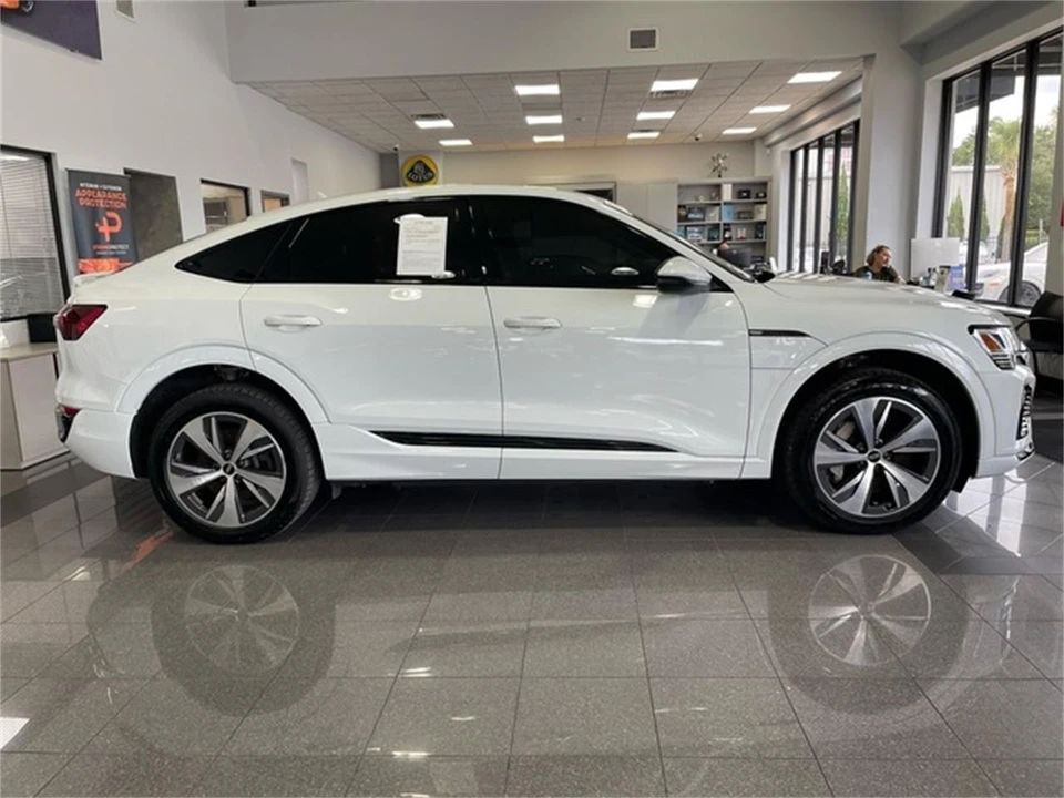2024 Audi Q8 - Image 6 of 31