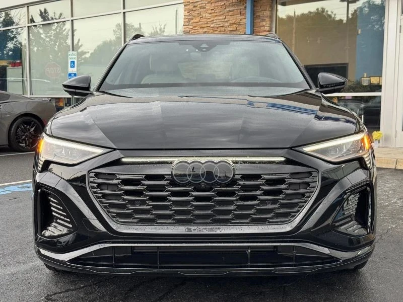 2024 Audi Q8 e-tron - Image 8 of 12