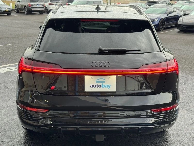 2024 Audi Q8 e-tron - Image 9 of 12