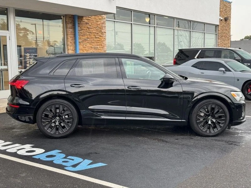 2024 Audi Q8 e-tron - Image 10 of 12