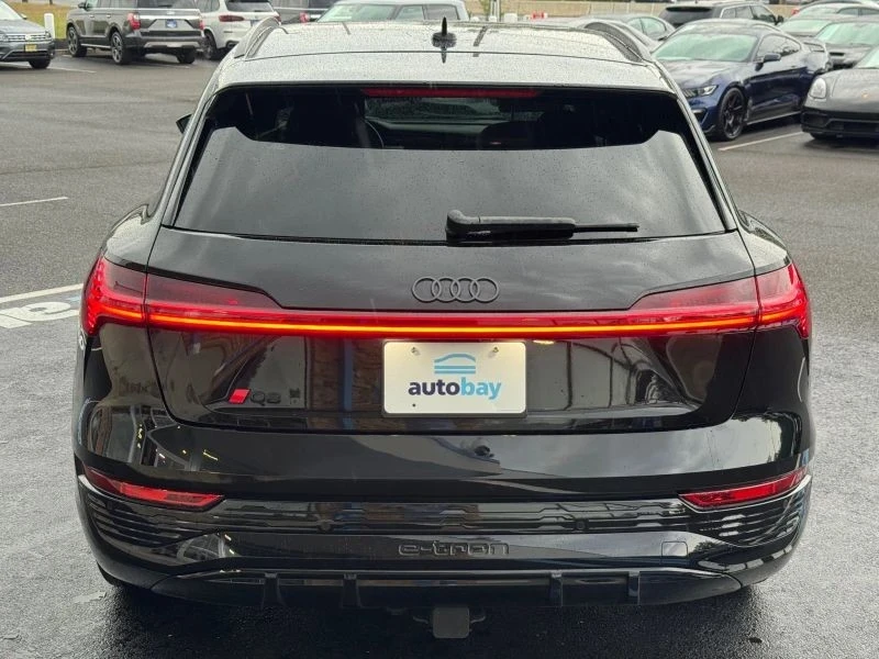 2024 Audi Q8 e-tron - Image 9 of 12