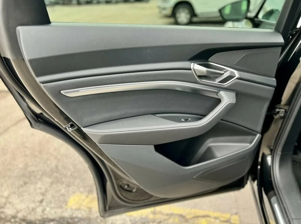 2024 Audi Q8 e-tron - Image 15 of 20
