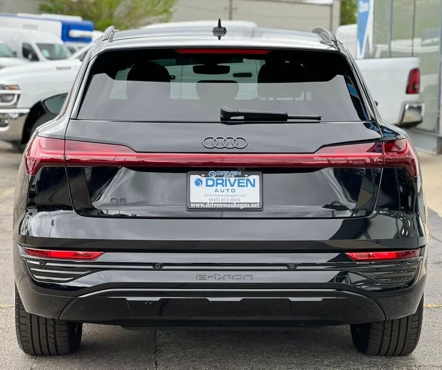 2024 Audi Q8 e-tron - Image 4 of 20