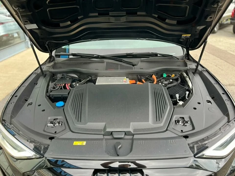 2024 Audi Q8 e-tron - Image 11 of 20