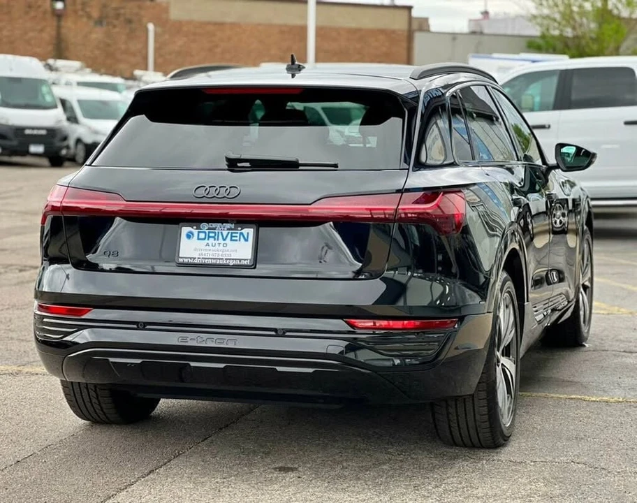 2024 Audi Q8 e-tron - Image 5 of 20