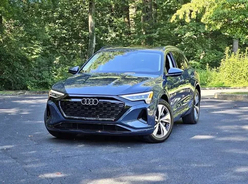 2024 Audi Q8 e-tron Premium quattro