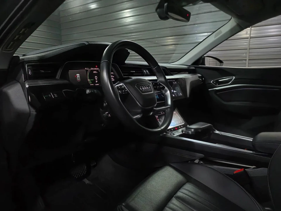 2024 Audi Q8 e-tron - Image 10 of 12