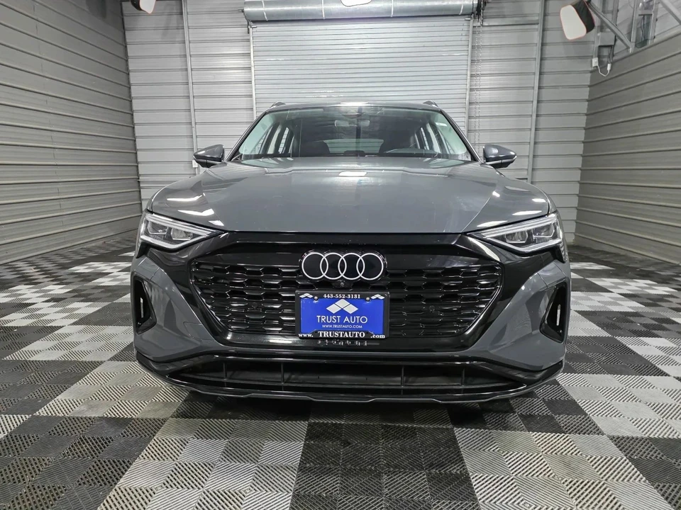 2024 Audi Q8 e-tron - Image 3 of 12