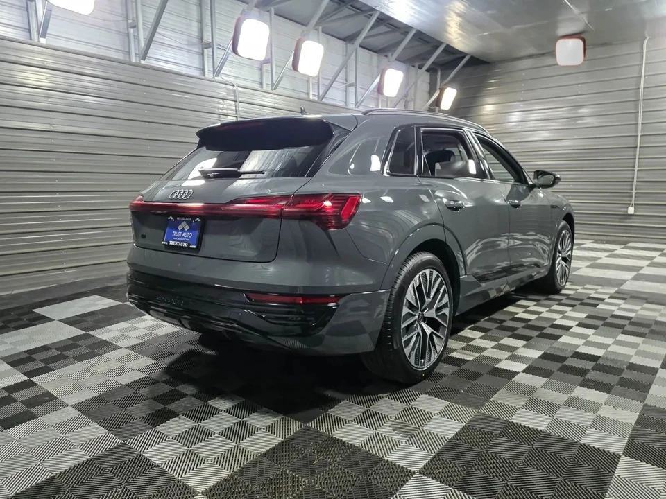 2024 Audi Q8 e-tron - Image 5 of 12