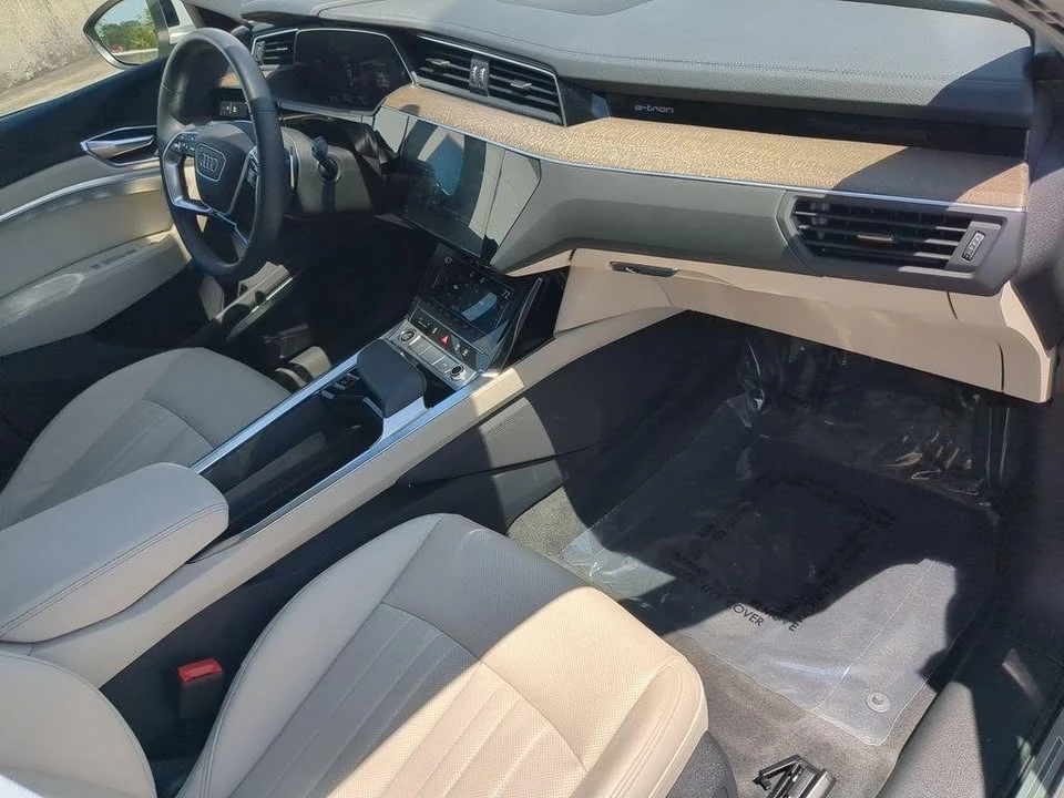 2024 Audi Q8 e-tron - Image 10 of 20