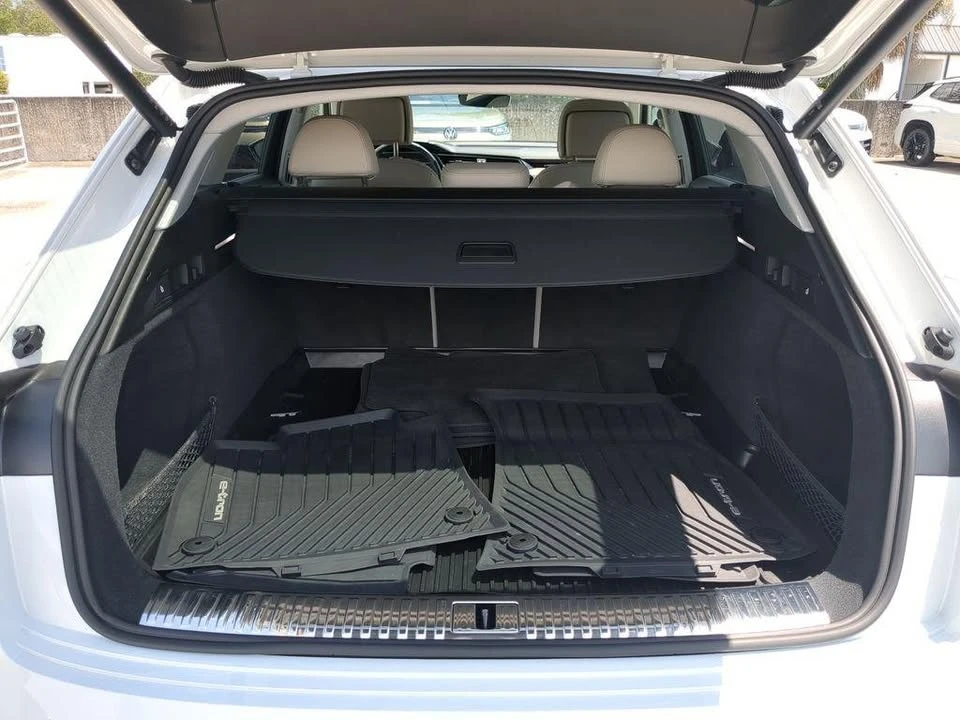 2024 Audi Q8 e-tron - Image 7 of 20
