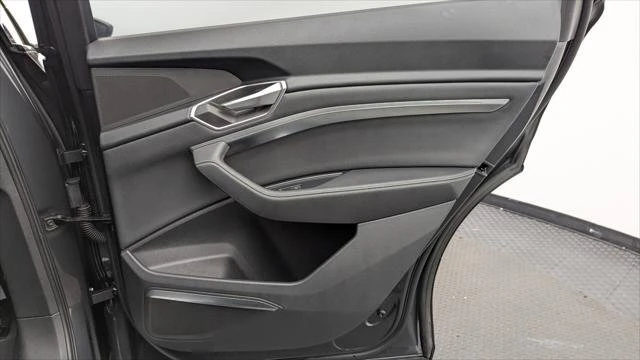 2024 Audi Q8 e-tron - Image 20 of 20