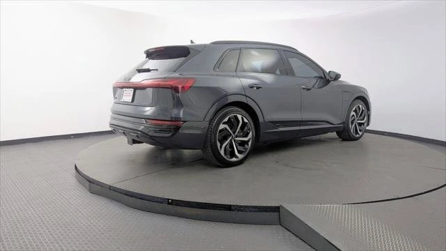 2024 Audi Q8 e-tron - Image 7 of 20