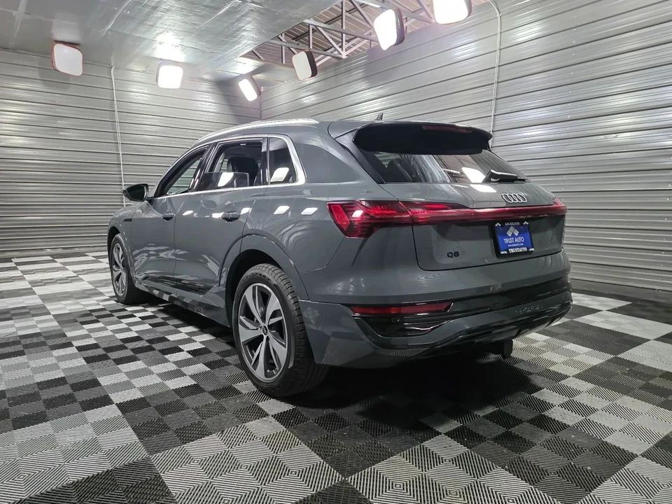 2024 Audi Q8 e-tron - Image 7 of 12