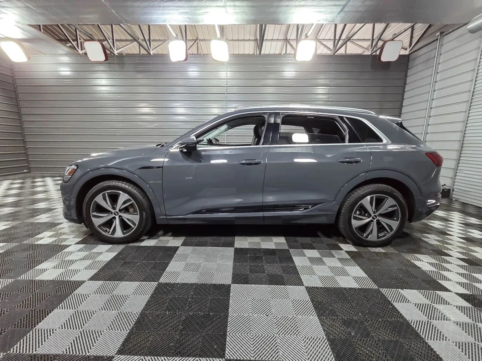 2024 Audi Q8 e-tron - Image 8 of 12