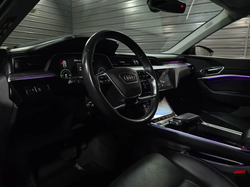 2024 Audi Q8 e-tron - Image 10 of 12