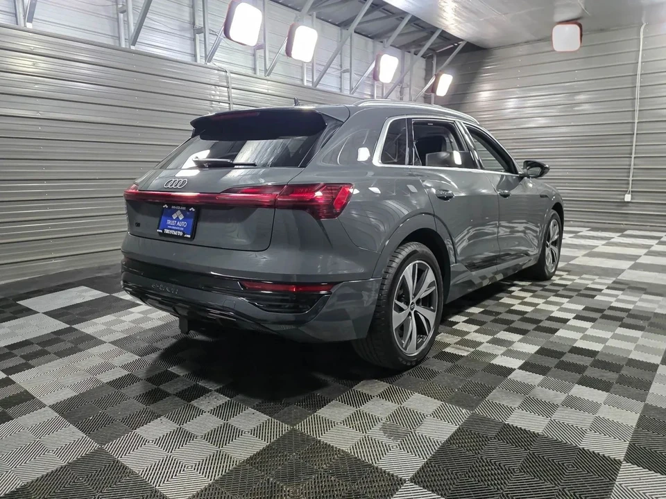 2024 Audi Q8 e-tron - Image 5 of 12