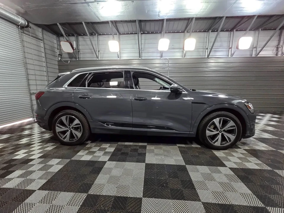2024 Audi Q8 e-tron - Image 9 of 12