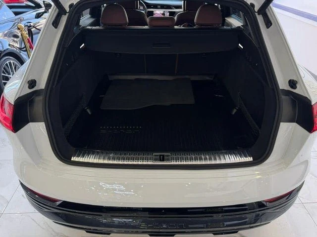 2024 Audi Q8 e-tron - Image 11 of 14