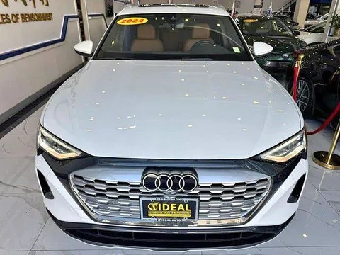 2024 Audi Q8 e-tron quattro Premium Plus AWD