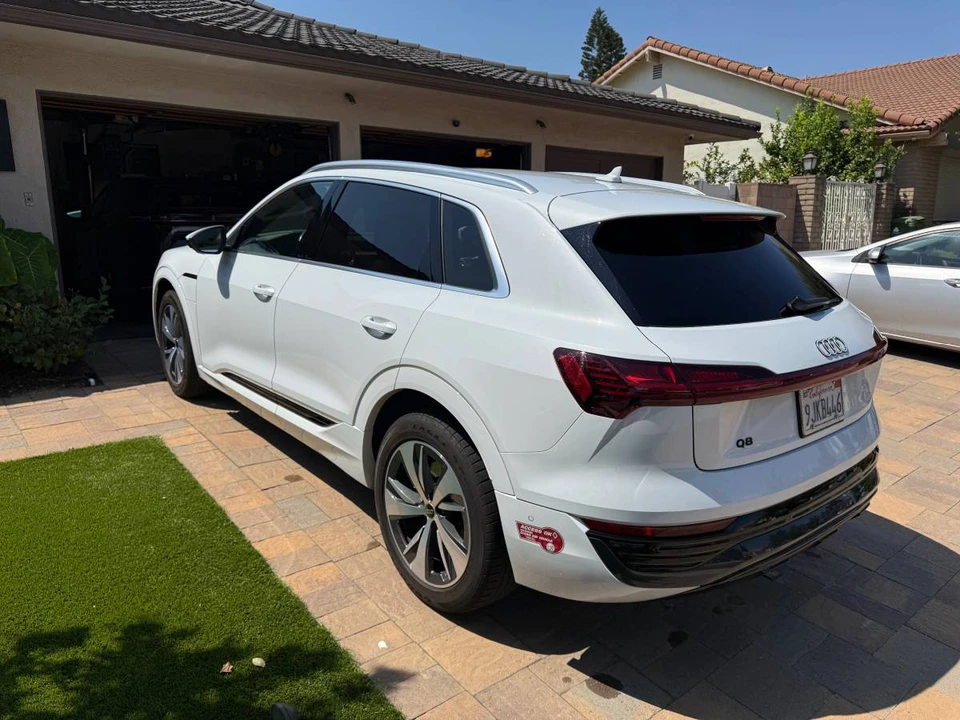 2024 Audi Q8 e-tron - Image 3 of 10