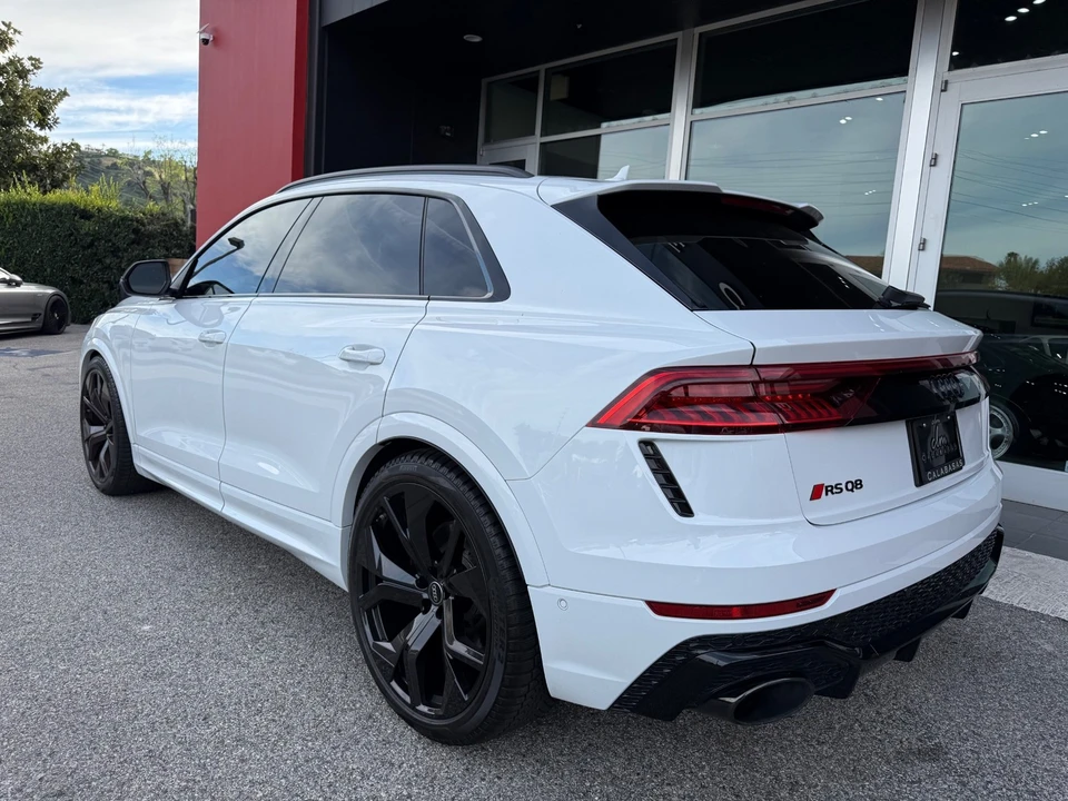2024 Audi RS Q8 - Image 9 of 21