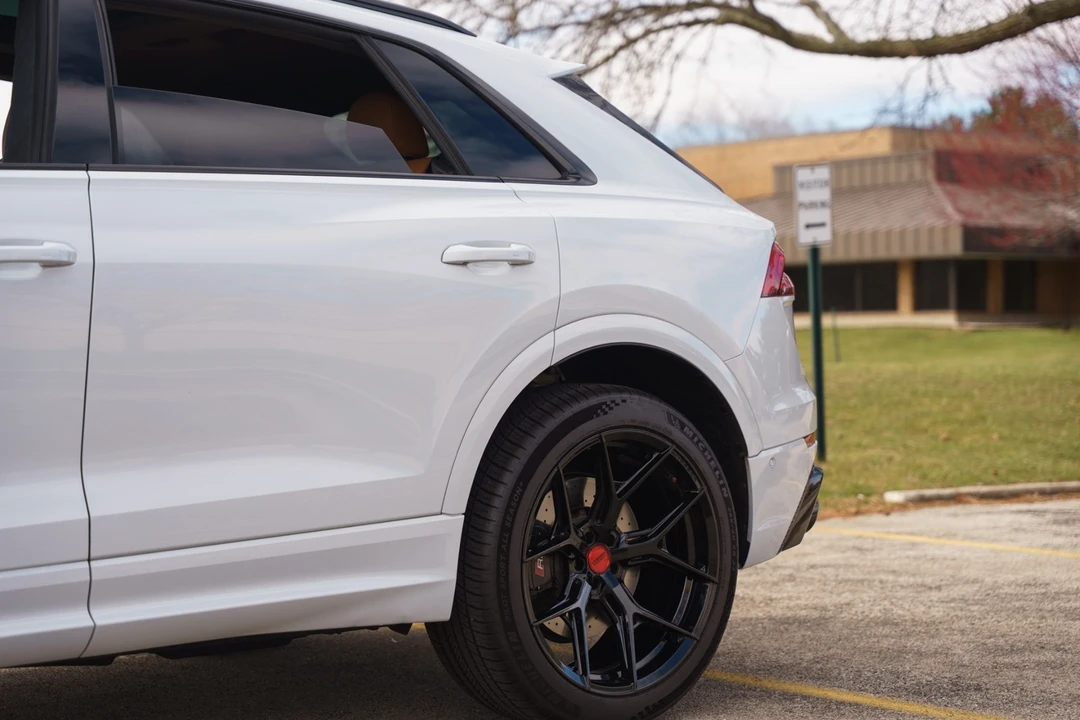 2024 Audi RS Q8 - Image 9 of 31