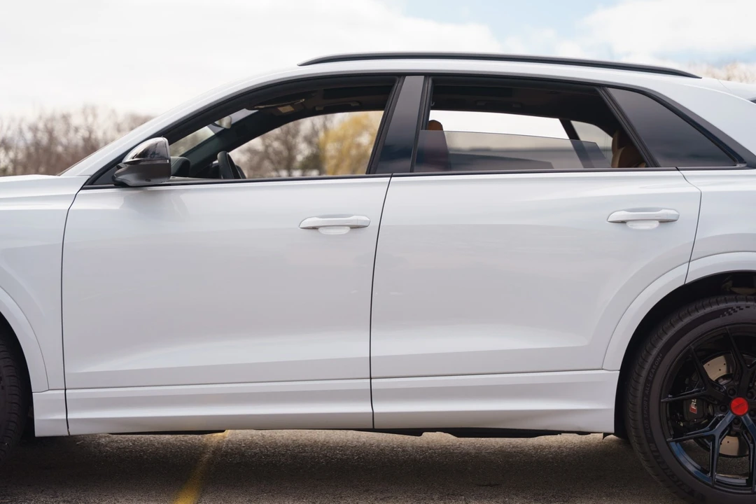 2024 Audi RS Q8 - Image 4 of 31