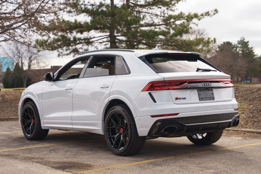 2024 Audi RS Q8 - Image 10 of 31