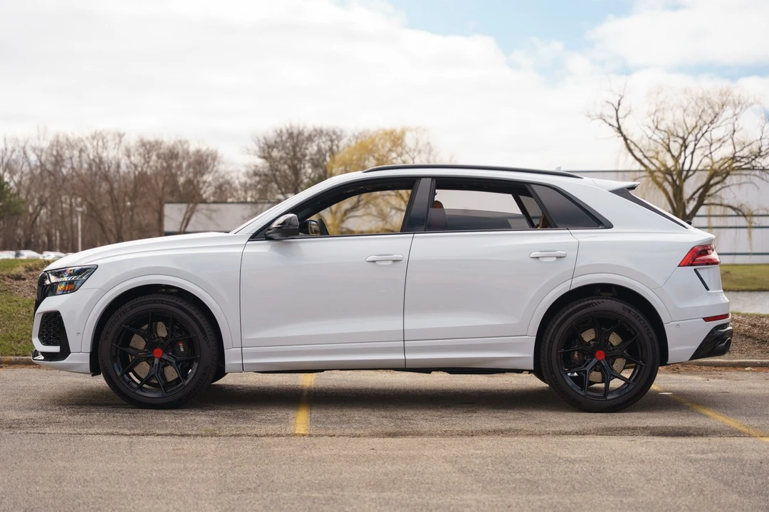 2024 Audi RS Q8 - Image 2 of 31