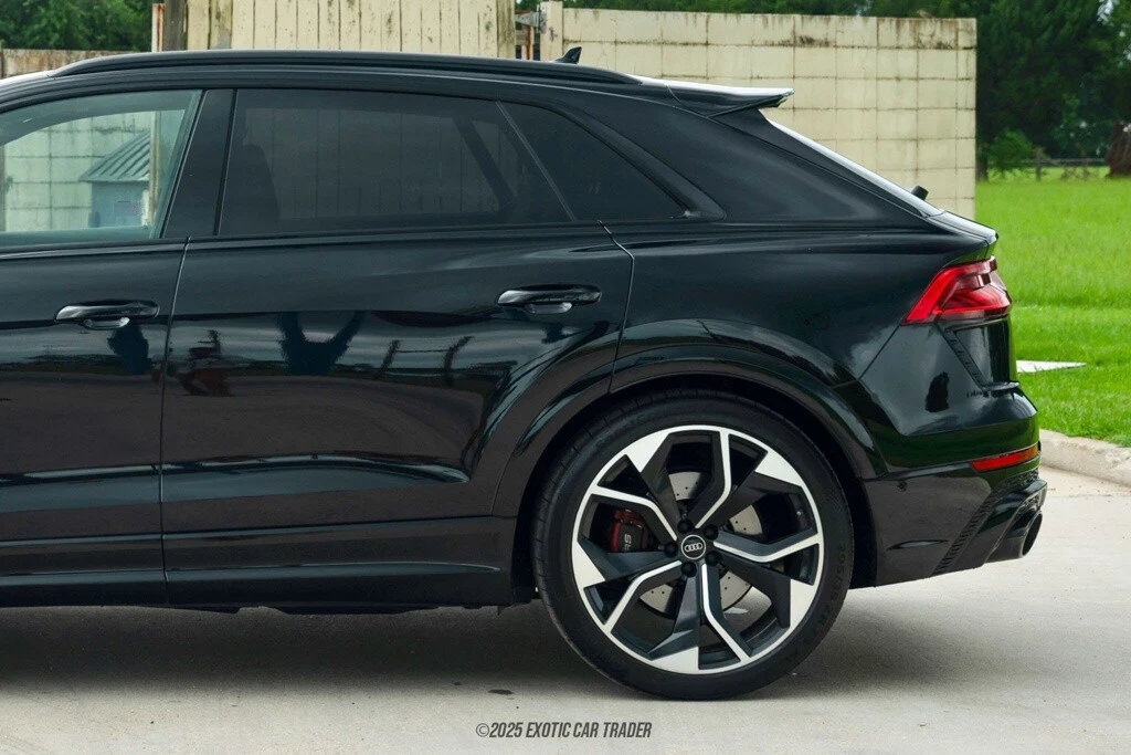 2024 Audi RS Q8 Performance - Image 5 of 12