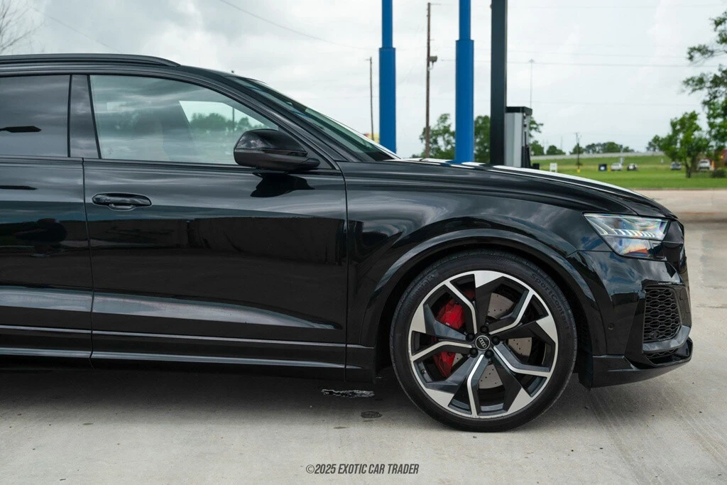 2024 Audi RS Q8 Performance - Image 11 of 12