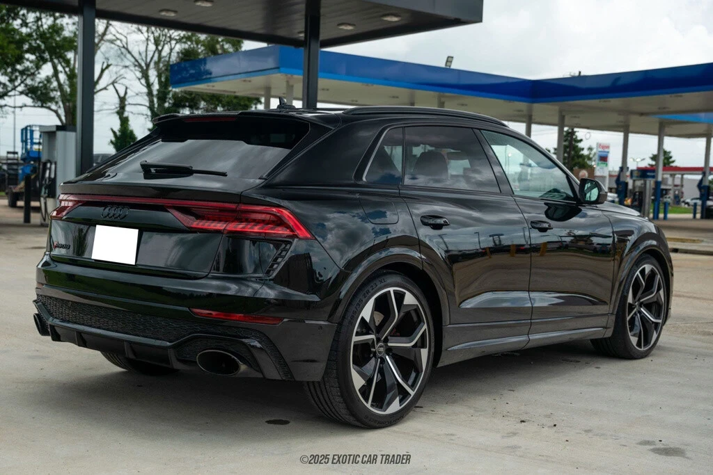 2024 Audi RS Q8 Performance - Image 8 of 12