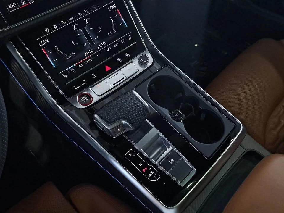 2024 Audi RS Q8 - Image 10 of 15